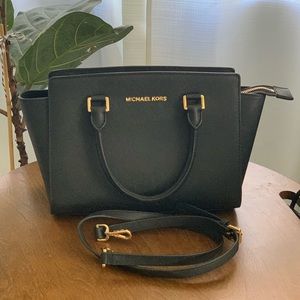 💥 Black Friday deals!! 💥Michale Kors purse